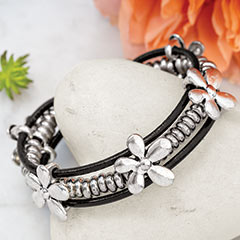 Modern Daisy Chain Bracelet Image 1