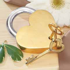 Gilded Parisian Love Lock & Keys Image 1
