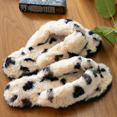 Leopard Slippers & Lotion Image 3