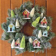 Frosty Birdhouse Wreath Image 1