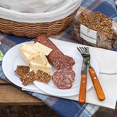 Gourmet Picnic & Basket Image 2