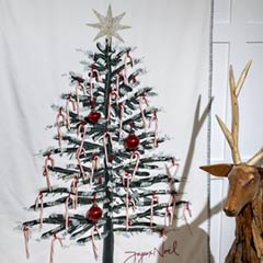 Regal Tannenbaum Tapestry Image 2