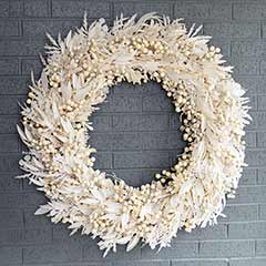 Grande Snowberry Wreath Image 2