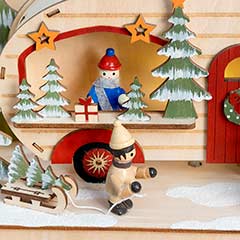 Lit Holiday Cocoa Trailer Image 3